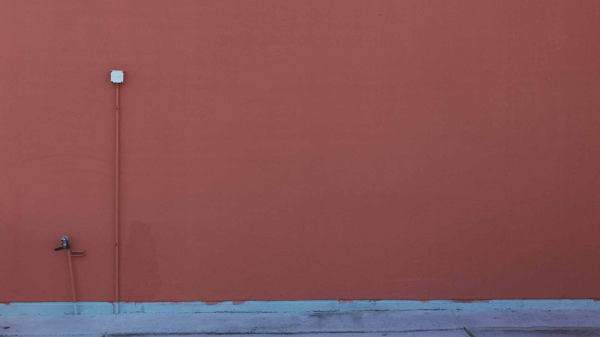 Malowanie betonu? Czemu nie! Wybierz odpowiednią farbę